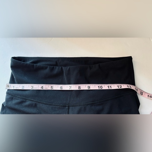 LORNA JANE Black LOGO LEGGINGS SIZE SM/MED, 26" Waist Athleisure Spell Out EUC - Picture 4 of 6
